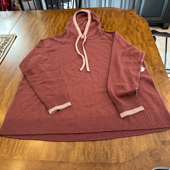 SUMMERSALT women’s The Coziest Cashmere Blend Hoodie - Picture 10 of 16